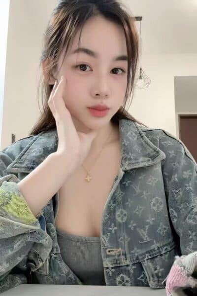 Girl KITTY 686, luxury massage escort available in Permas 1.