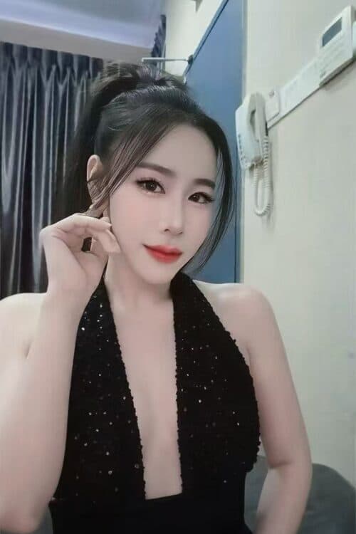 Portrait of QUEENIE, discreet and elegant escort service in Bukit Indah 1. - small image