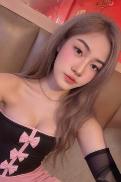 Girl INGRID – trusted companion for private massage experiences in Bukit Indah 1.