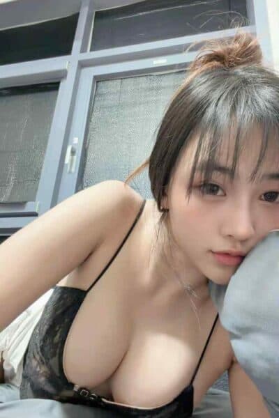 Girl MIYA, luxury massage escort available in Bukit Indah 1.