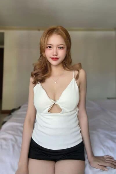 Girl Elegant photo of ORLY, your private massage escort in Nusa Bestari 3.