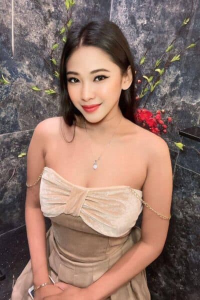 Girl Elegant photo of LING LING 22, your private massage escort in JB Town 6.