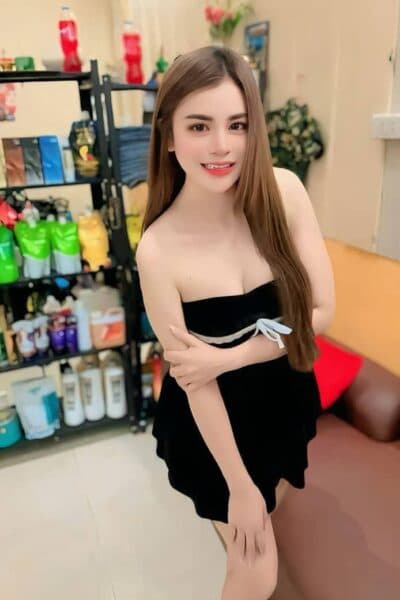 Girl SASHA posing gracefully – available for massage companionship in JB Town 2.