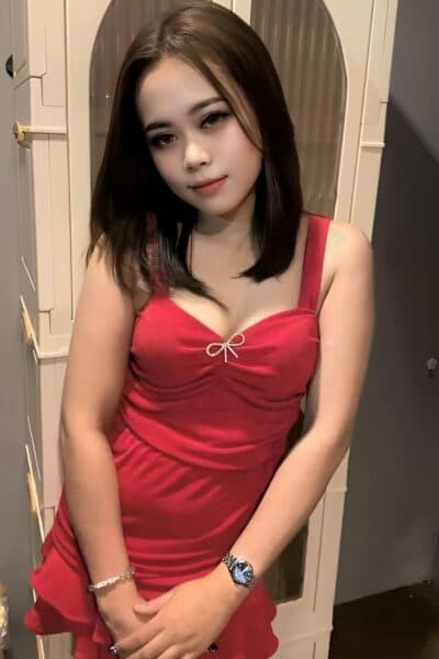 Girl LIAA 93 posing gracefully – available for massage companionship in JB Town 7.