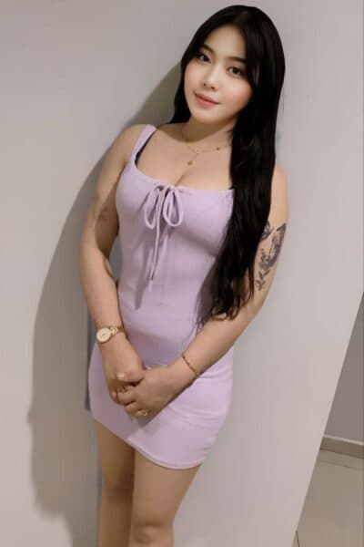 Girl LIORA 51 posing gracefully – available for massage companionship in JB Town 6.