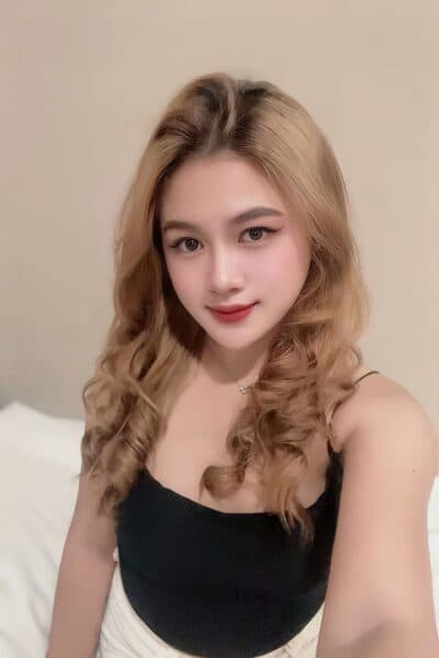 Girl SHERIN, luxury massage escort available in Nusa Bestari 1.