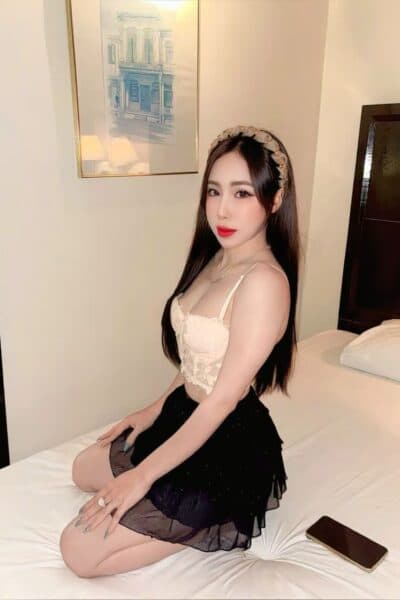 Girl Discreet and professional massage companion – LING LING 963 in JB Town 8.
