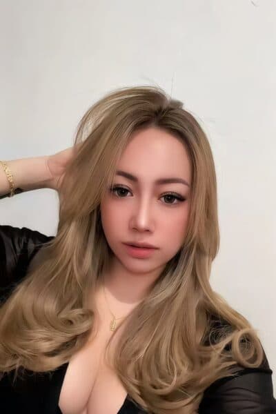 Girl LINA 383, luxury massage escort available in Bukit Indah 2.