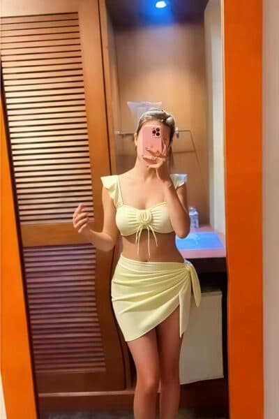 Girl Discreet and professional massage companion – LINA 383 in Bukit Indah 2.