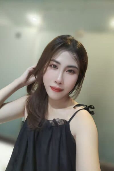 Girl ANN 18, luxury massage escort available in Nusa Bestari 2.