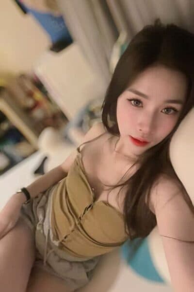Girl Discreet and professional massage companion – CRYSTAL in Bukit Indah 1.