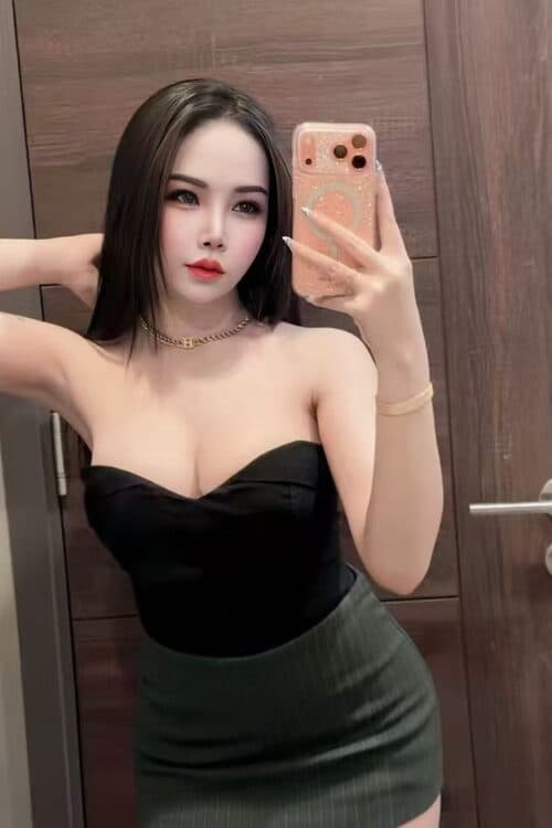 Profile photo of DEMI, sensual and discreet massage escort from Bukit Indah 1. - small image