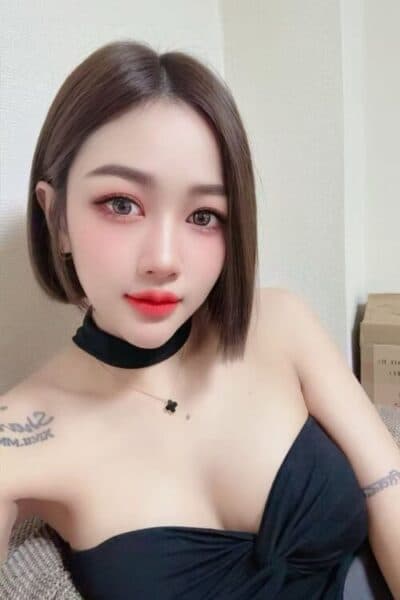 Girl PERRIN, luxury massage escort available in Bukit Indah 1.