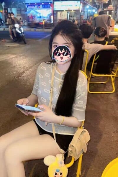 Girl LEON 781, luxury massage escort available in JB Town 8.