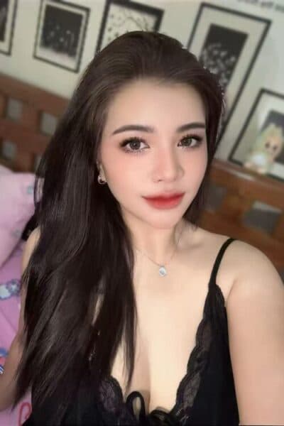 Girl Elegant photo of PEACH, your private massage escort in Bukit Indah 1.
