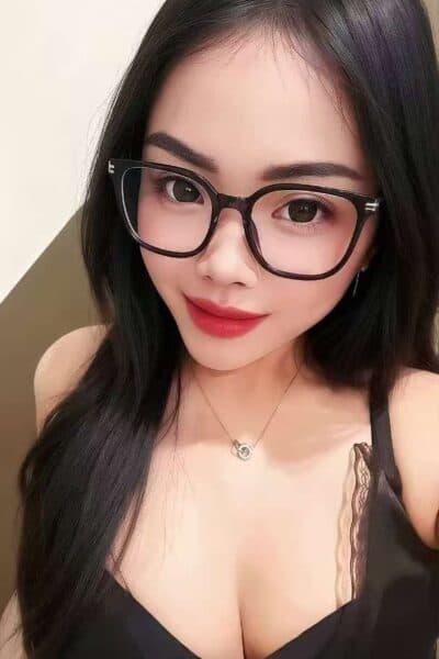 Girl KAREN 288, luxury massage escort available in Bukit Indah 2.
