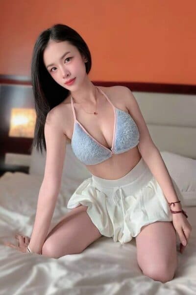 Girl VIVIAN, luxury massage escort available in Nusa Bestari 1.
