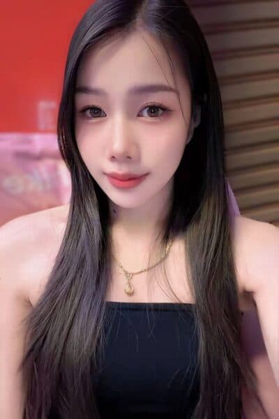 Girl Discreet and professional massage companion – AMMY in JB Town 2.