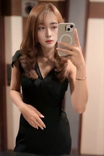 Girl Discreet and professional massage companion – CELINE 626 in JB Town 6.
