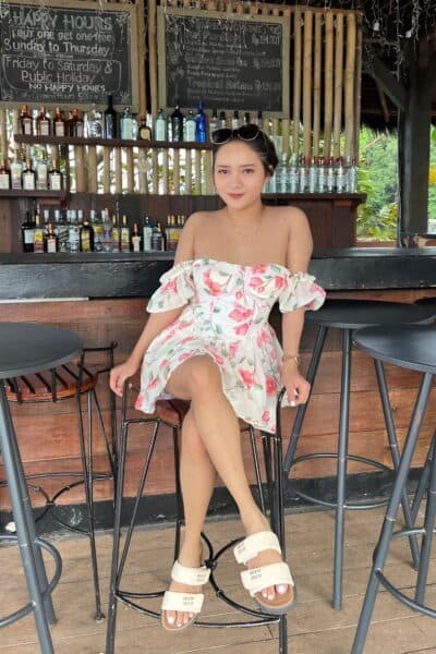 Girl SILVI 911 posing gracefully – available for massage companionship in JB Town 6.