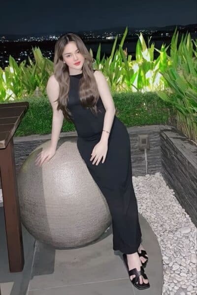 Girl CINTA 931 posing gracefully – available for massage companionship in JB Town 6.