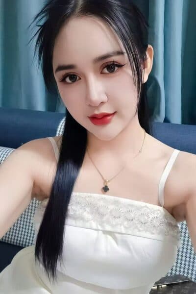 Girl Discreet and professional massage companion – NAM 169 in Bukit Indah 2.