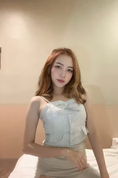 Girl DEBY 823, luxury massage escort available in Nusa Bestari 2.