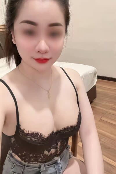 Girl Discreet and professional massage companion – HAPPY 988 in Tebrau 2.