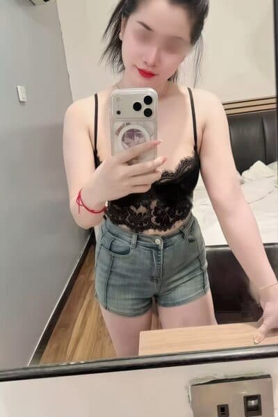 Girl Elegant photo of HAPPY 988, your private massage escort in Tebrau 2.