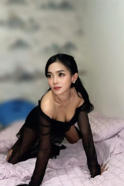 Girl Discreet and professional massage companion – APRIL 669 in Nusa Bestari 2.