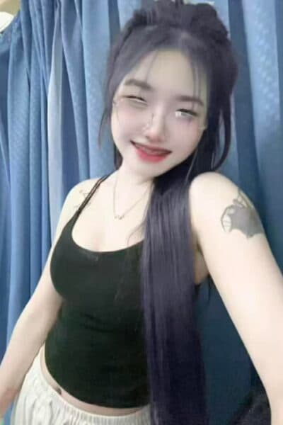 Girl Elegant photo of YOYO 668, your private massage escort in Tebrau 2.