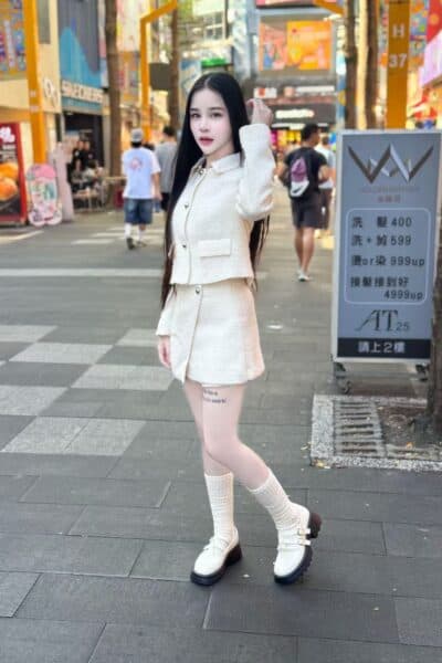 Girl AILEEN 600, luxury massage escort available in JB Town 8.