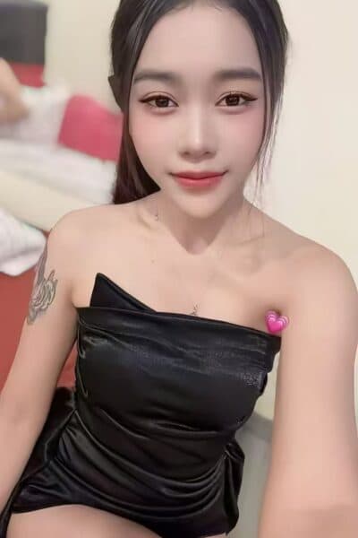 Girl MO MO 1, luxury massage escort available in Permas 1.