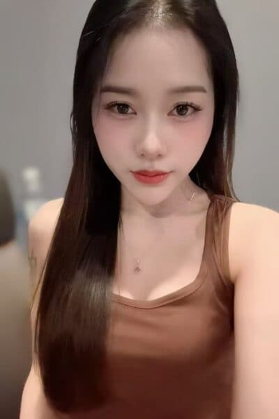 Girl Elegant photo of MO MO 1, your private massage escort in Permas 1.