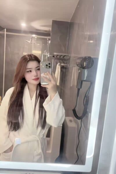 Girl MIN MIN 2, luxury massage escort available in Permas 1.