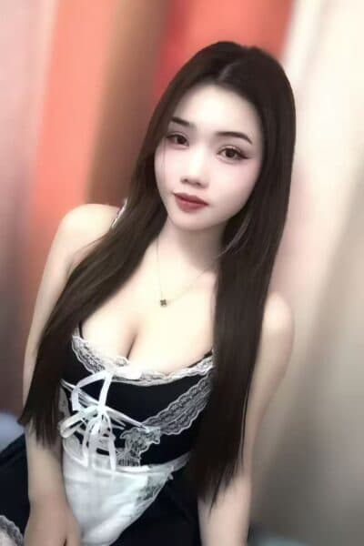 Girl Discreet and professional massage companion – MIN MIN 2 in Permas 1.