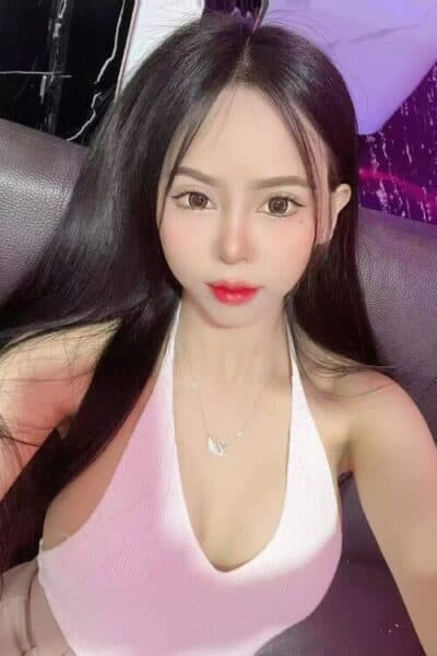 Girl Discreet and professional massage companion – MIKI in Bukit Indah 1.