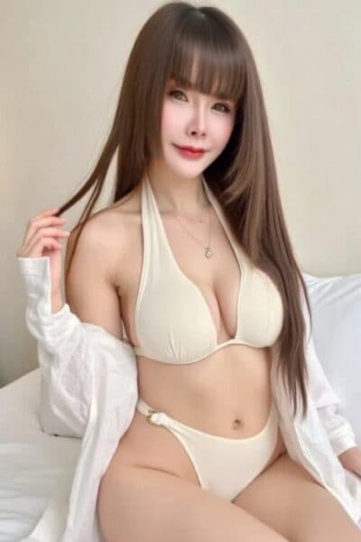 Girl NATTY posing gracefully – available for massage companionship in Bukit Indah 1.