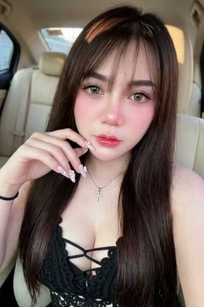 Girl Discreet and professional massage companion – VENICE in JB Town 4.