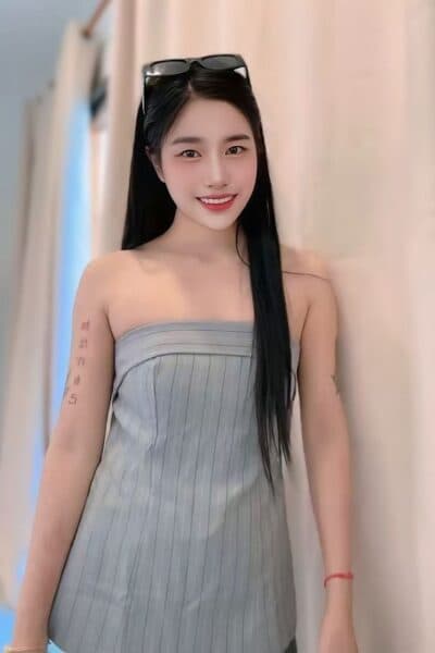 Girl Elegant photo of FISH, your private massage escort in Nusa Bestari 3.