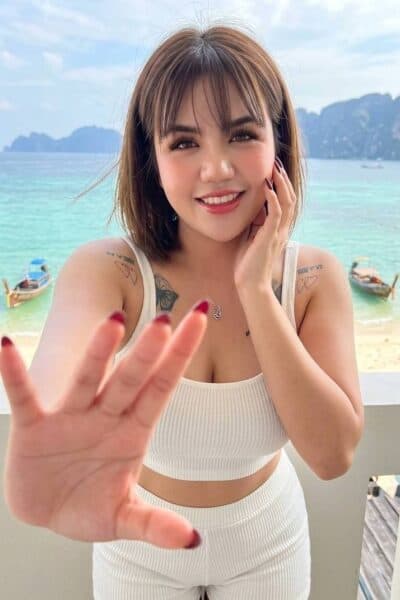 Girl FATIN – trusted companion for private massage experiences in Bukit Indah 3.