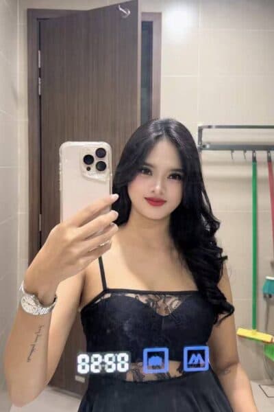 Girl JESICA – trusted companion for private massage experiences in Bukit Indah 3.
