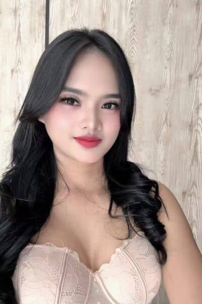 Girl JESICA, luxury massage escort available in Bukit Indah 3.