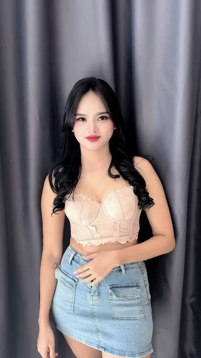 Relaxing and elegant photo of JESICA, private escort in Bukit Indah 3. - small image