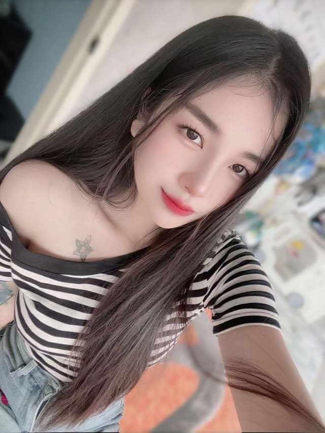 Discreet and professional massage companion – DOLLY in JB Town 2. - small image