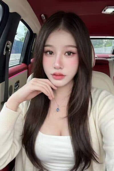 Girl Elegant photo of BEE, your private massage escort in Bukit Indah 1.