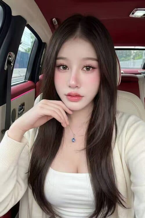 Relaxing and elegant photo of BEE, private escort in Bukit Indah 1. - small image