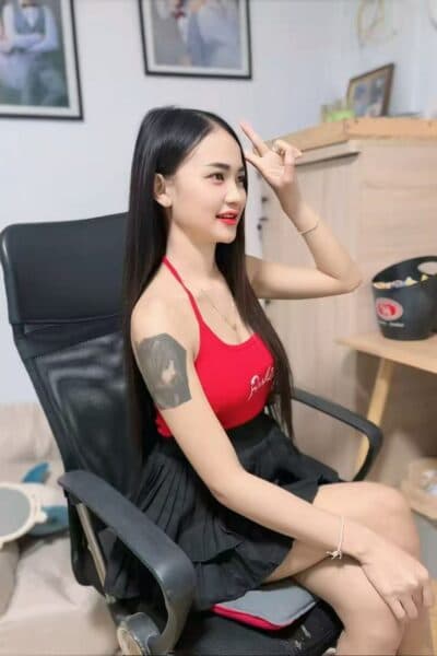 Girl Discreet and professional massage companion – CIU CIU 300 in JB Town 8.