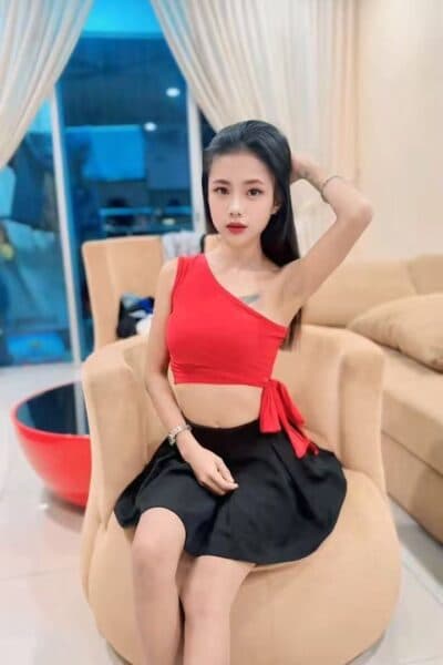 Girl Discreet and professional massage companion – NINA 716 in Mount Austin 1.