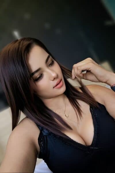 Girl FARAH 776, luxury massage escort available in Nusa Bestari 2.